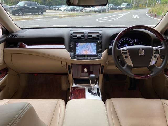 Toyota CROWN SEDAN 2011-02 13344-13