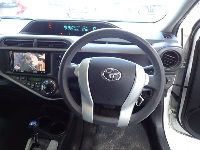 Toyota AQUA 2015-08 17360-7