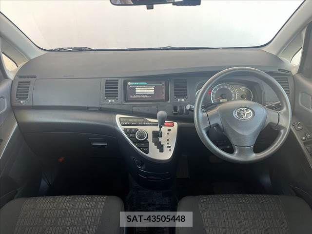 Toyota ISIS 2012-04 391471-1