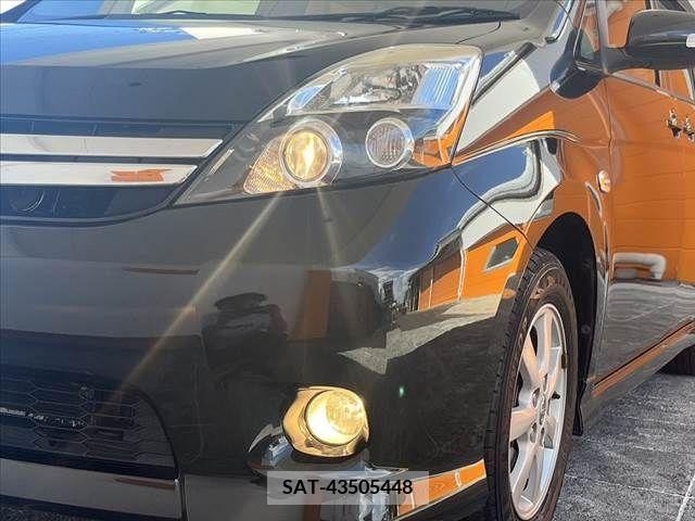 Toyota ISIS 2012-04 391471-29