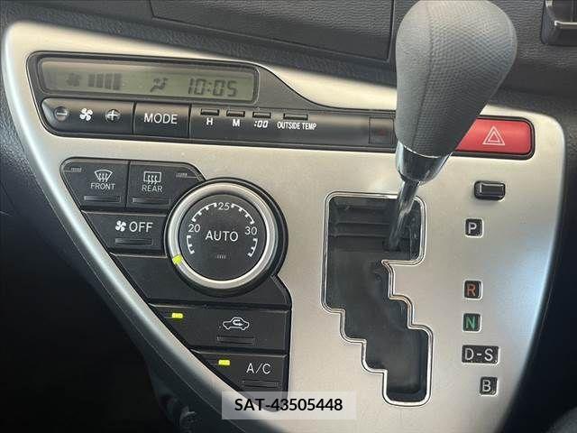Toyota ISIS 2012-04 391471-20