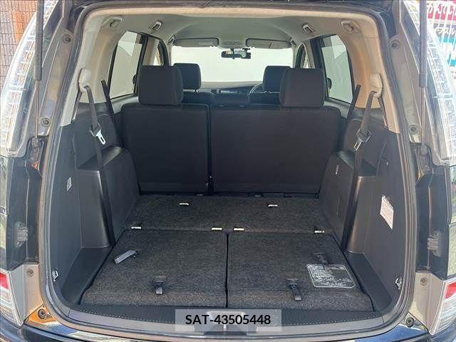 Toyota ISIS 2012-04 391471-19