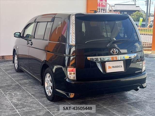 Toyota ISIS 2012-04 391471-12