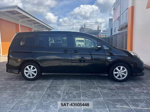 Toyota ISIS 2012-04 391471-11