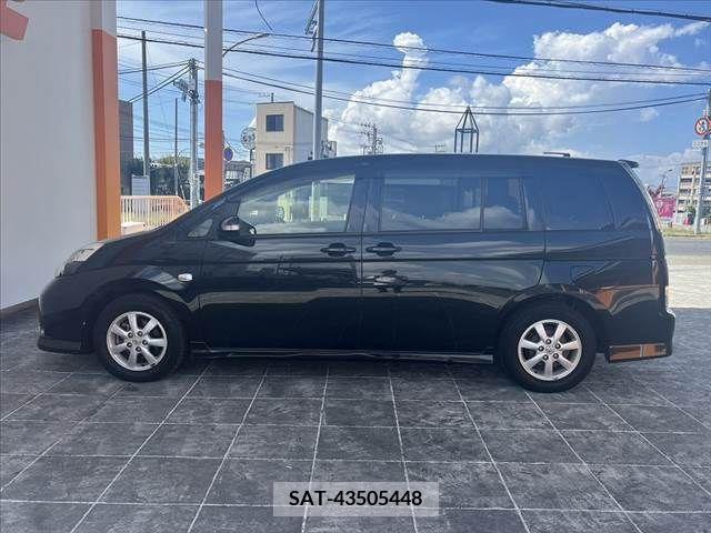 Toyota ISIS 2012-04 391471-10