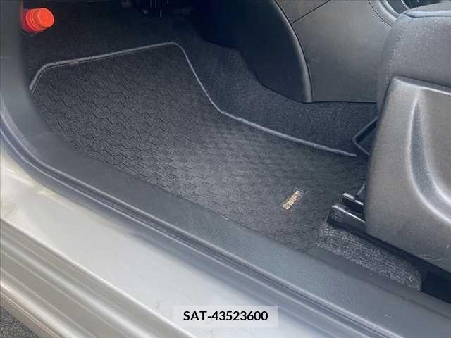 Suzuki SWIFT 2015-01 385661-28