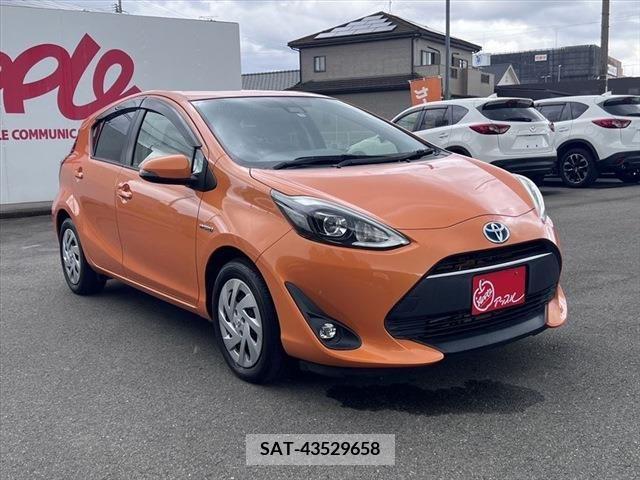 Toyota AQUA 2017-06 260136-2