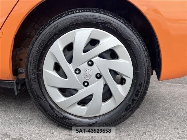 Toyota AQUA 2017-06 260136-16