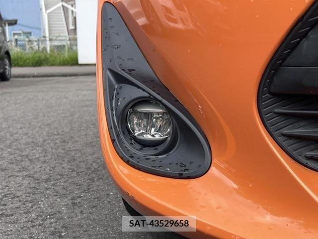 Toyota AQUA 2017-06 260136-11
