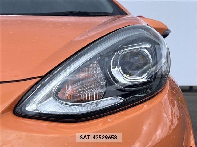 Toyota AQUA 2017-06 260136-8