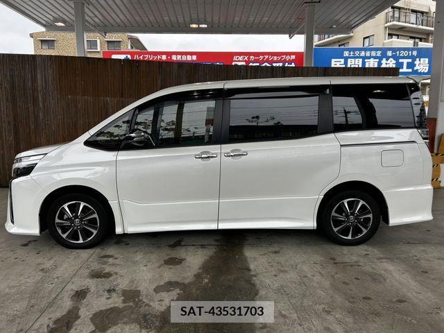 Toyota VOXY 2019-09 372337-7