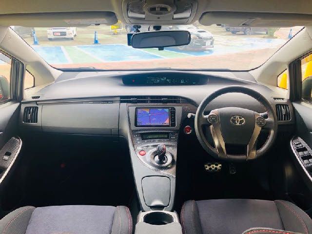 Toyota PRIUS 2014-07 22788-1
