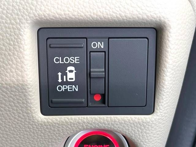 Honda N BOX 2017-11 8699-6