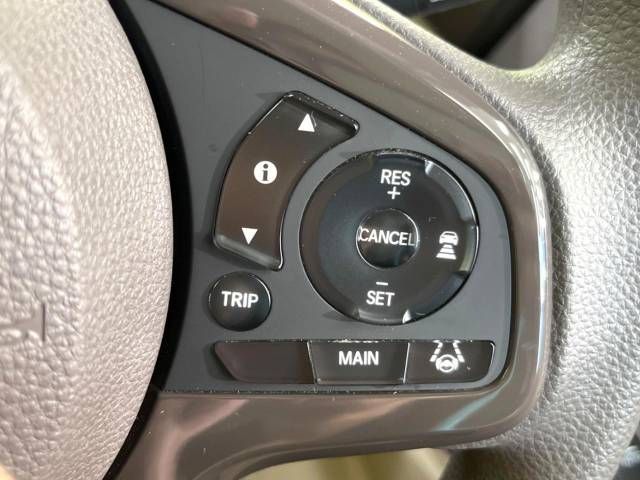 Honda N BOX 2017-11 8699-5
