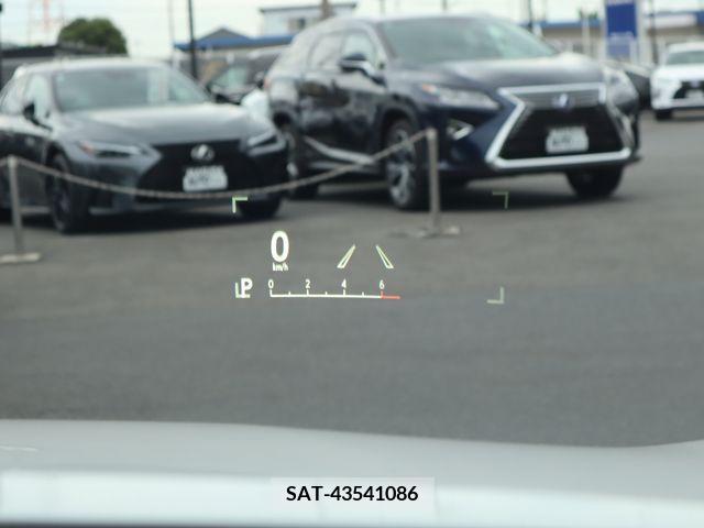 Lexus RX 2021-08 388405-17