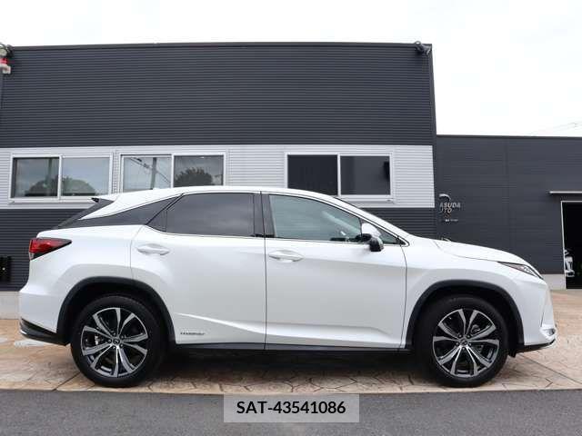 Lexus RX 2021-08 388405-3