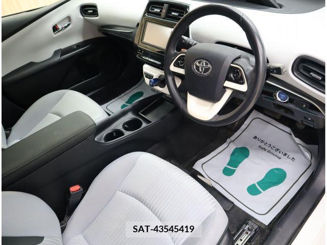 Toyota PRIUS 2016-04 322308-11