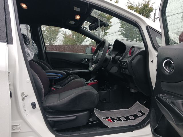 Nissan NOTE 2018-10 22067-9