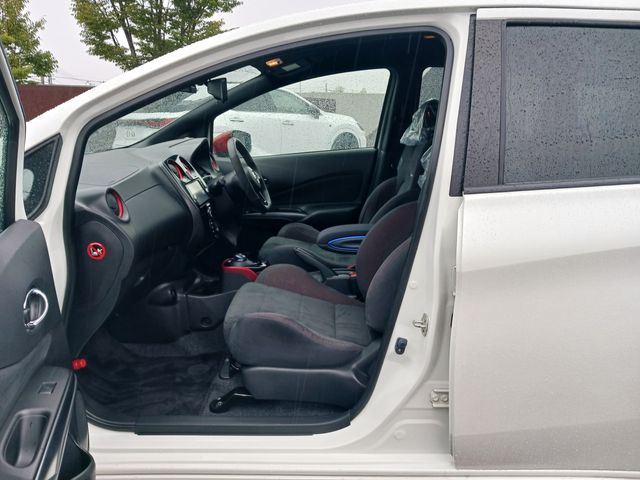 Nissan NOTE 2018-10 22067-21