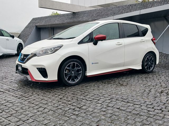 Nissan NOTE 2018-10 22067-1