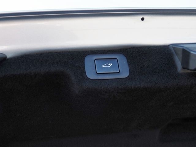 Lexus LS 2020-12 14542-15