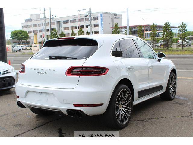 Porsche MACAN 2015-08 243163-7