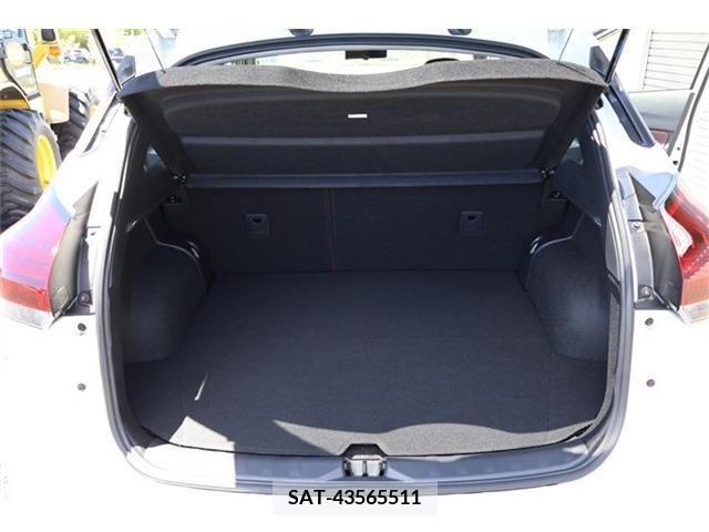 Nissan KICKS 2023-11 274104-22