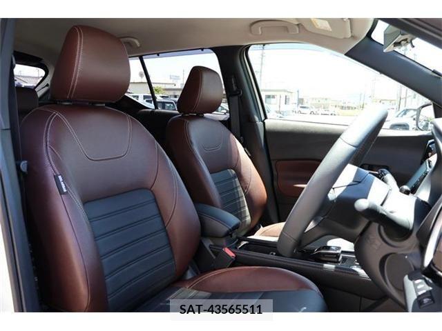 Nissan KICKS 2023-11 274104-20