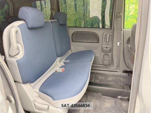 Toyota SIENTA 2004-06 348705-8