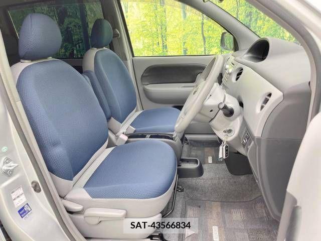 Toyota SIENTA 2004-06 348705-7