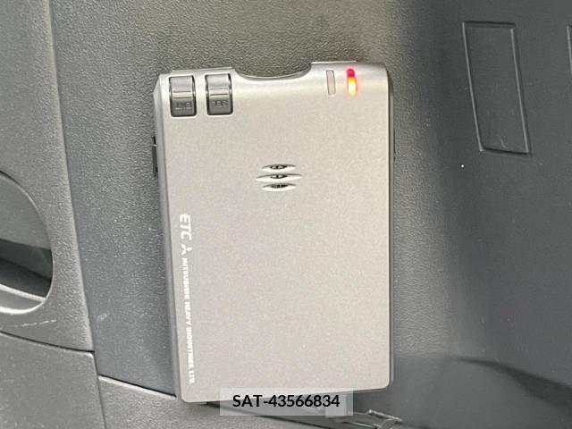 Toyota SIENTA 2004-06 348705-4