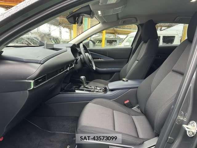 Mazda CX-30 2023-03 265601-2
