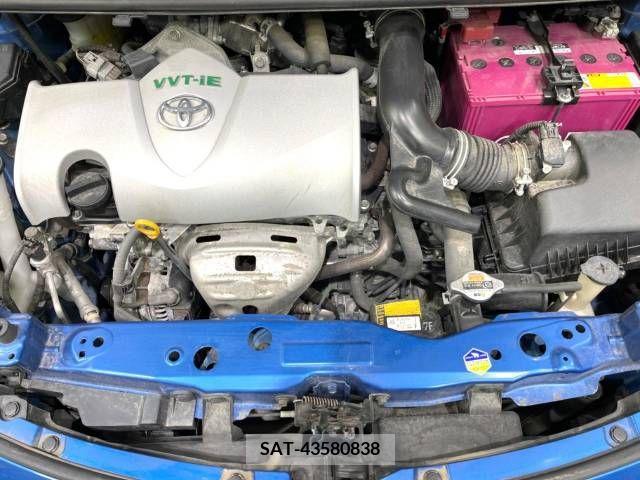 Toyota SIENTA 2015-07 351869-18