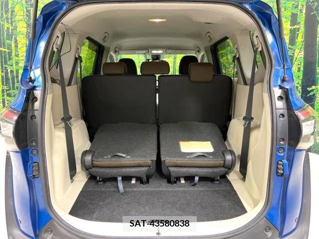 Toyota SIENTA 2015-07 351869-11