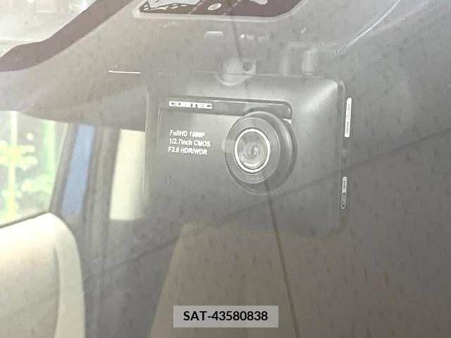 Toyota SIENTA 2015-07 351869-7