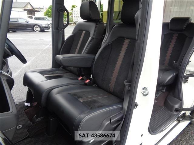 Honda N BOX CUSTOM 2018-03 307173-18