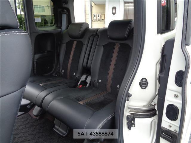 Honda N BOX CUSTOM 2018-03 307173-17