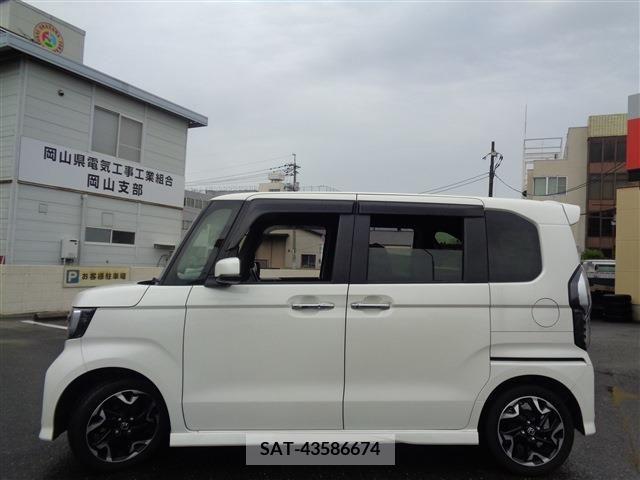 Honda N BOX CUSTOM 2018-03 307173-9