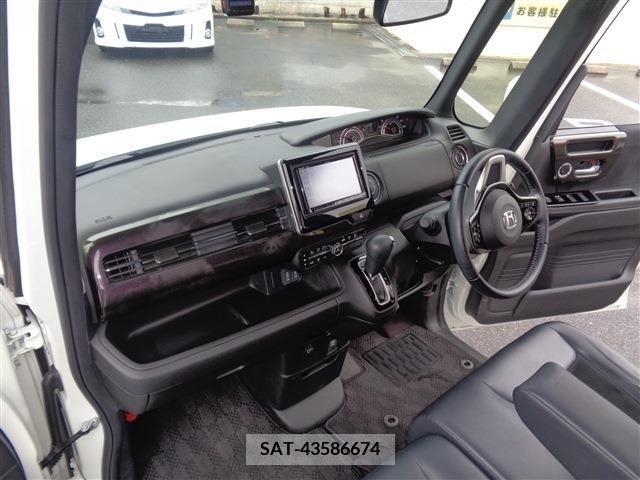 Honda N BOX CUSTOM 2018-03 307173-19