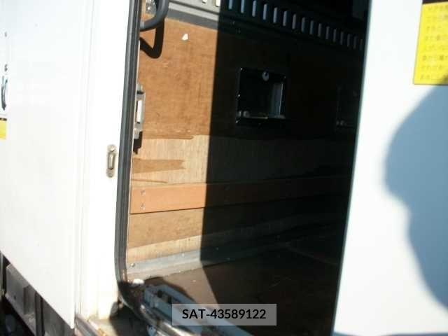 Hino DUTRO 2003-12 373504-17