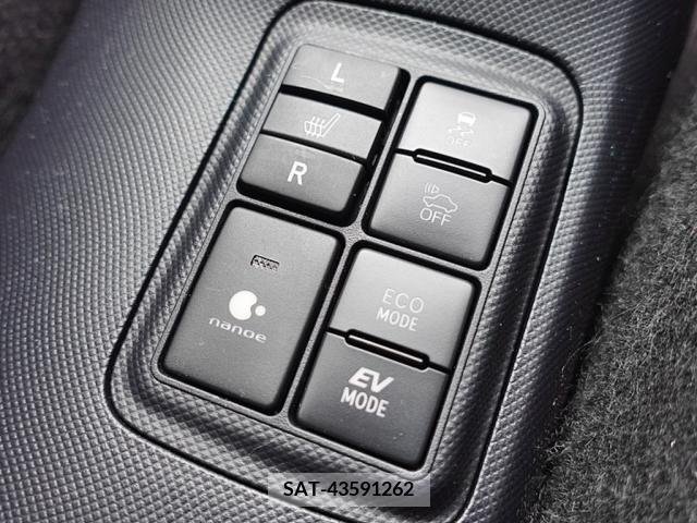 Toyota AQUA 2017-06 292135-23