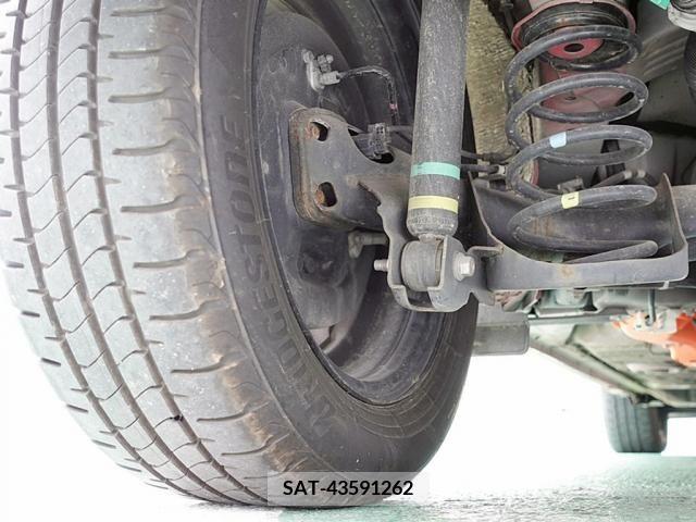 Toyota AQUA 2017-06 292135-12