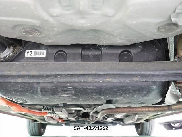 Toyota AQUA 2017-06 292135-13