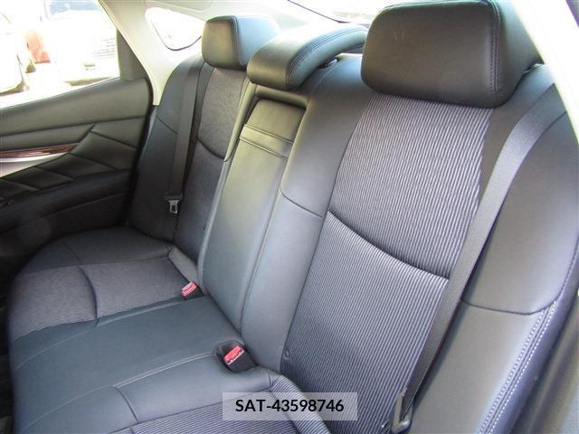 Nissan FUGA 2017-03 212040-18