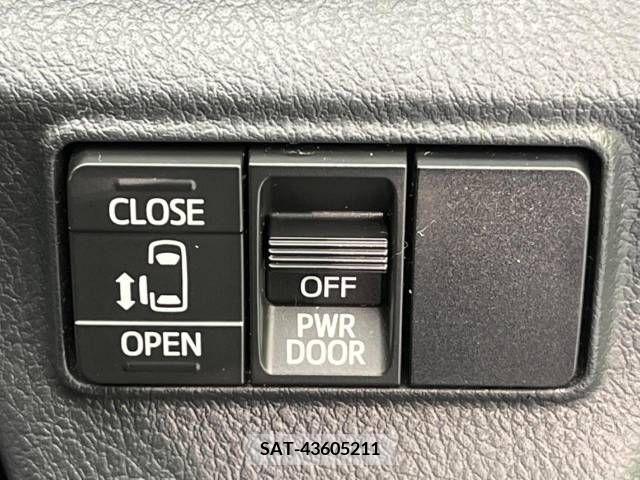 Toyota SIENTA 2016-01 285071-3