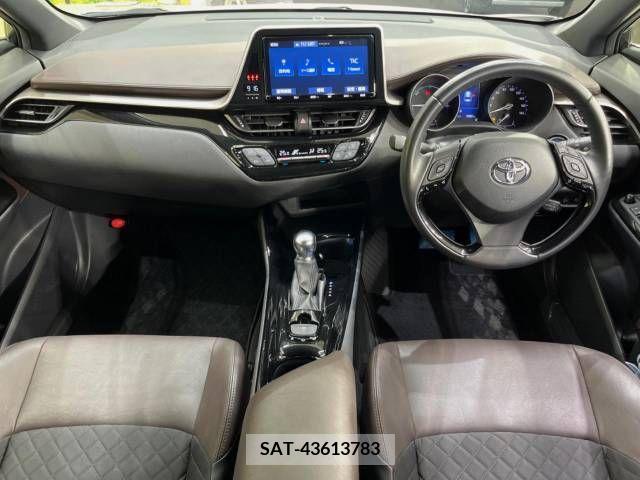 Toyota C-HR 2018-10 343392-1