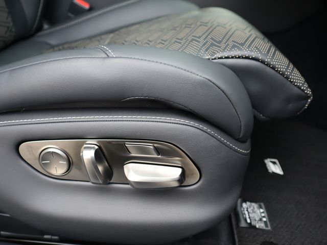 Lexus LS 2018-05 13705-20