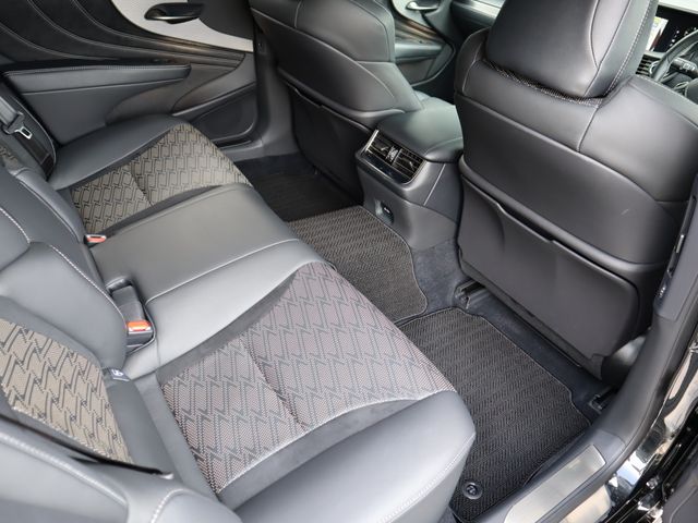 Lexus LS 2018-05 13705-10
