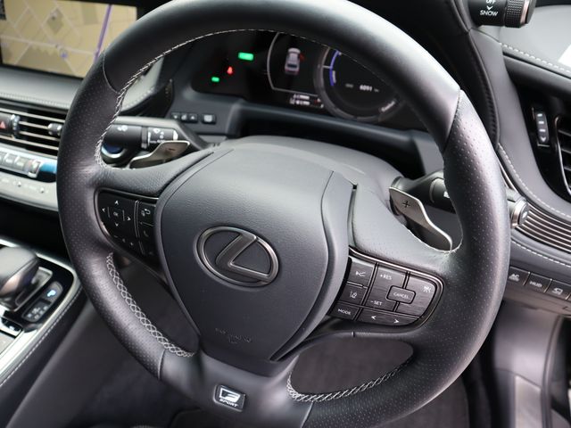 Lexus LS 2018-05 13705-12