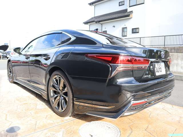 Lexus LS 2018-05 13705-4